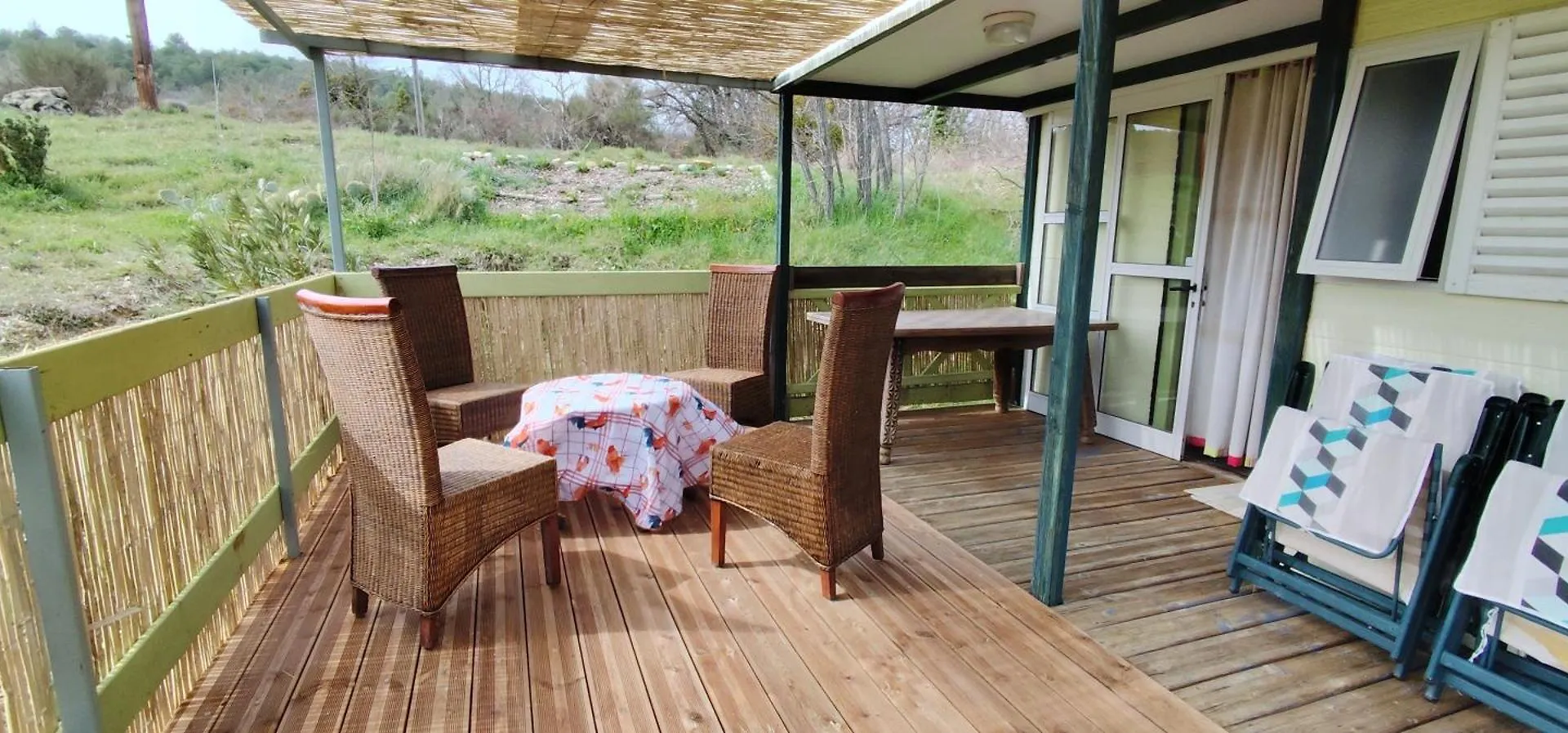 Chalets Dans Le Luberon Viens
